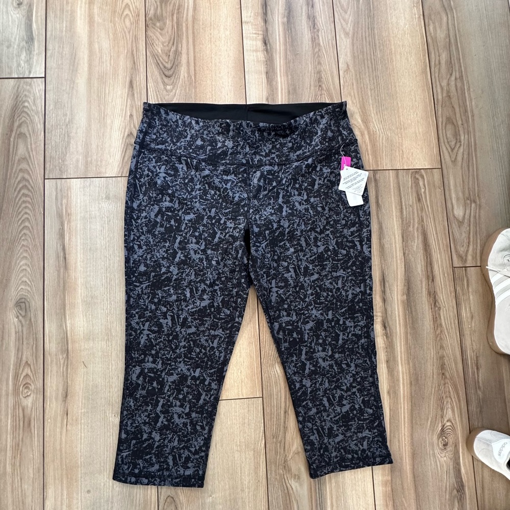 Athleta XL NWT crop leggings